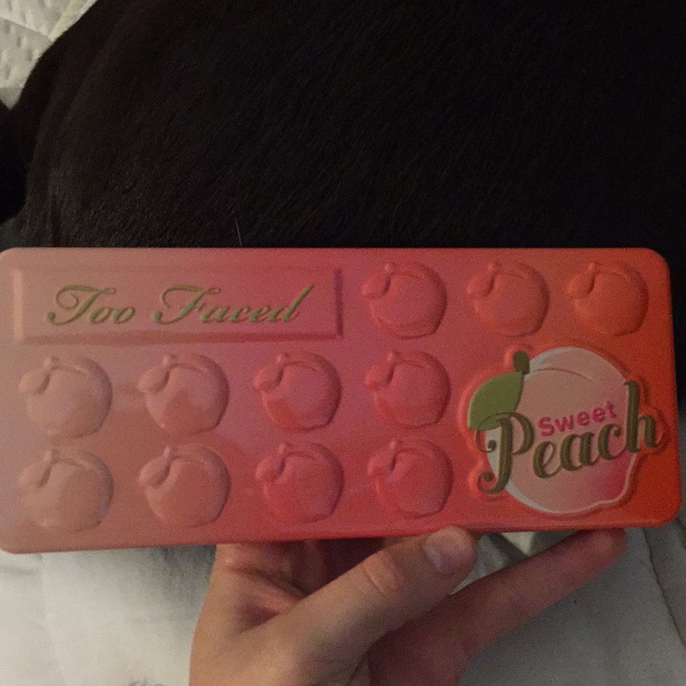 Too Faced Sweet Peach Eyeshadow